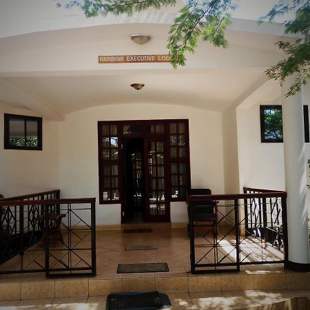 Rainbow Executive Lodge Boma la Ngombe Bagian luar foto