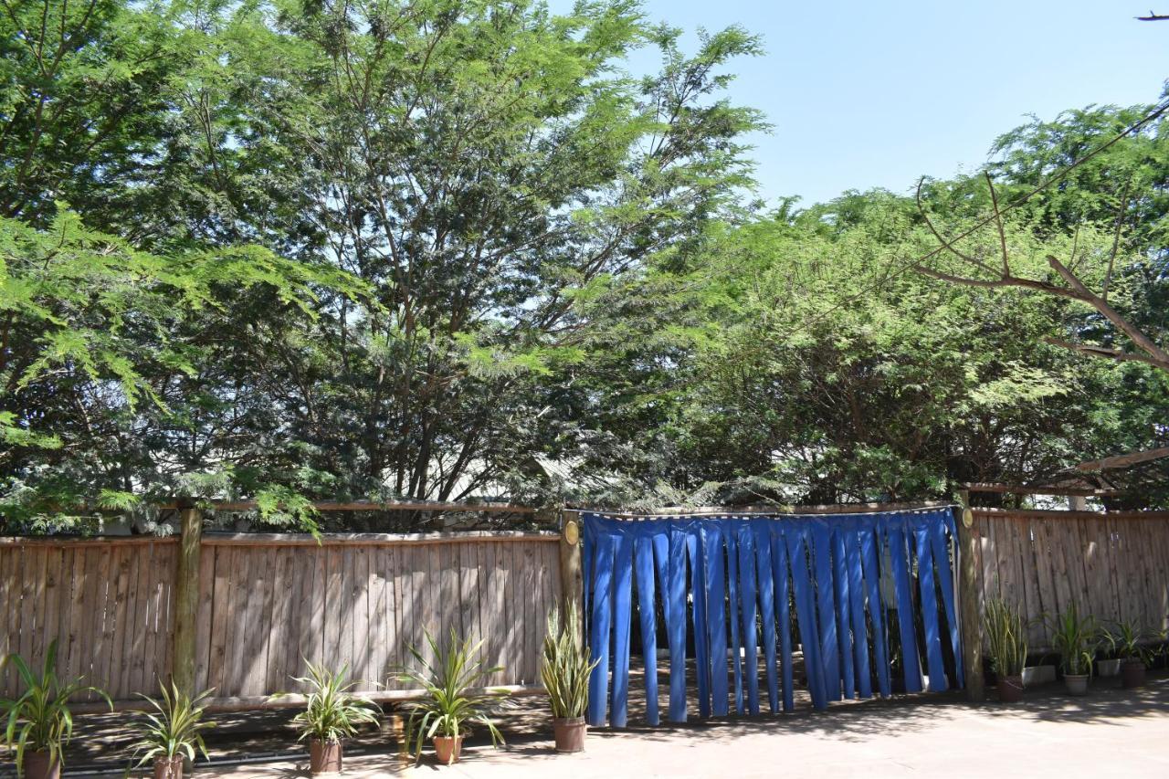 Rainbow Executive Lodge Boma la Ngombe Bagian luar foto