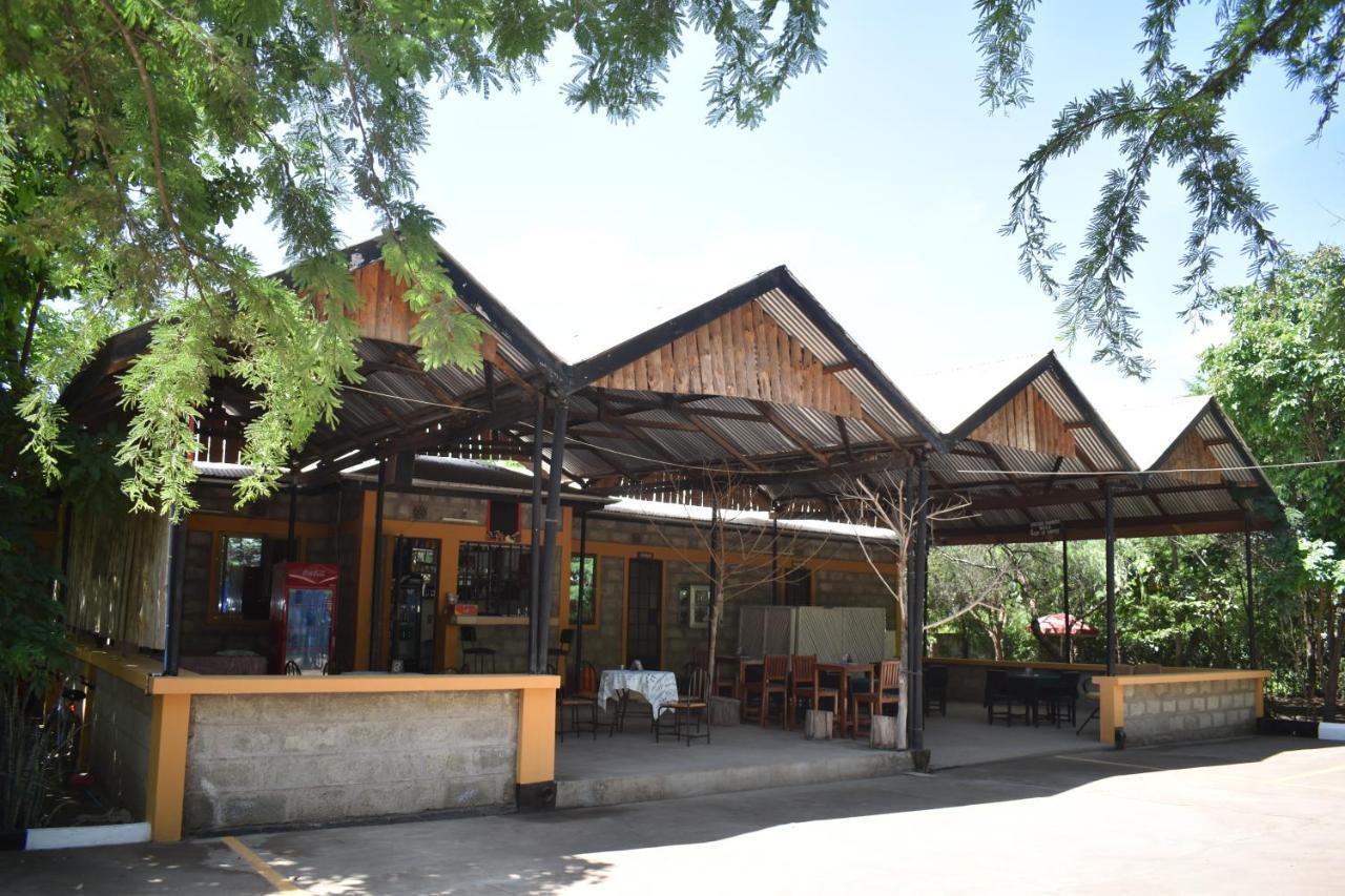 Rainbow Executive Lodge Boma la Ngombe Bagian luar foto