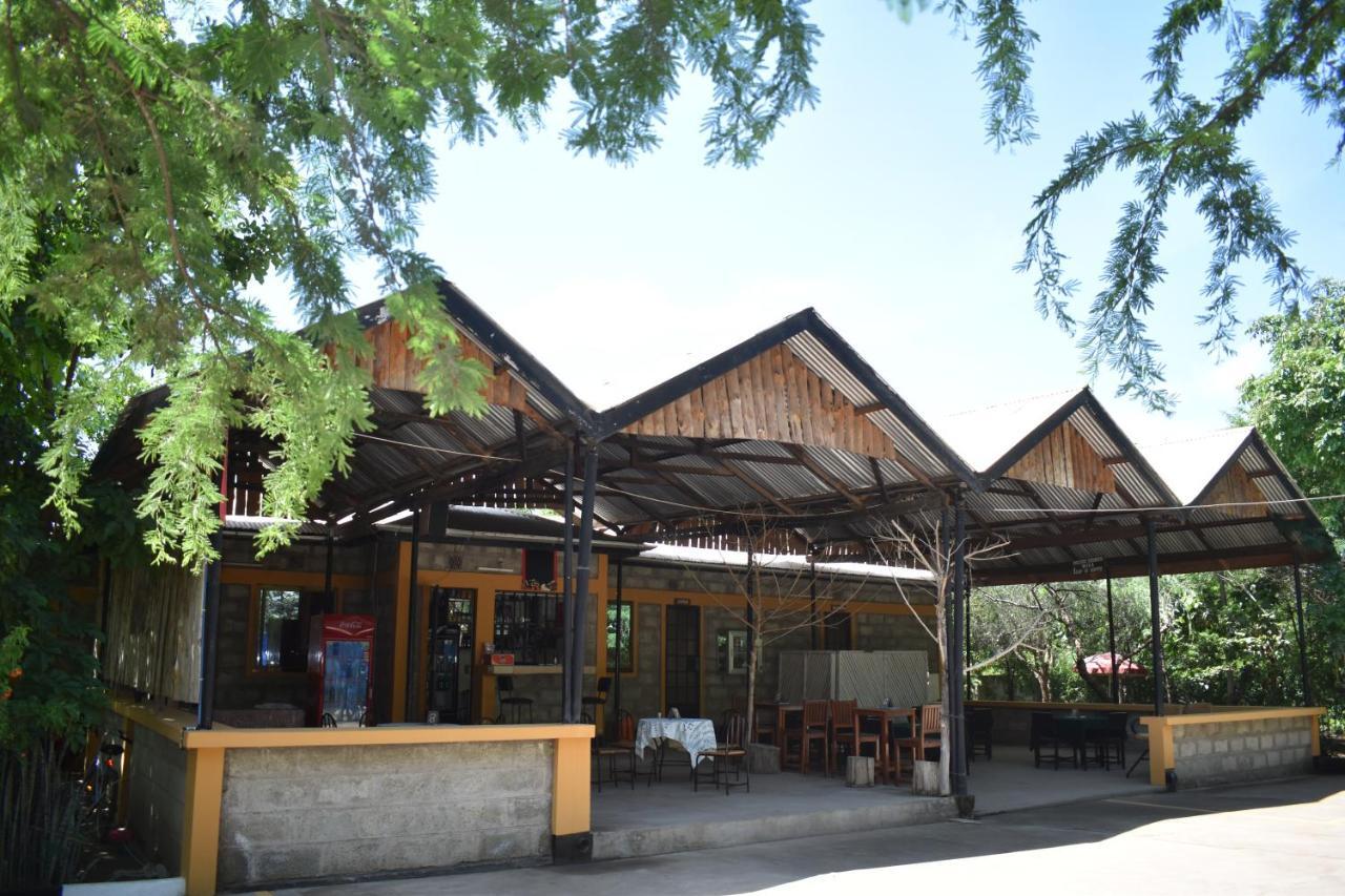 Rainbow Executive Lodge Boma la Ngombe Bagian luar foto