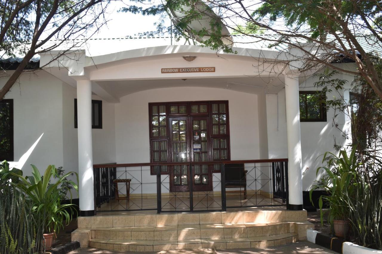 Rainbow Executive Lodge Boma la Ngombe Bagian luar foto