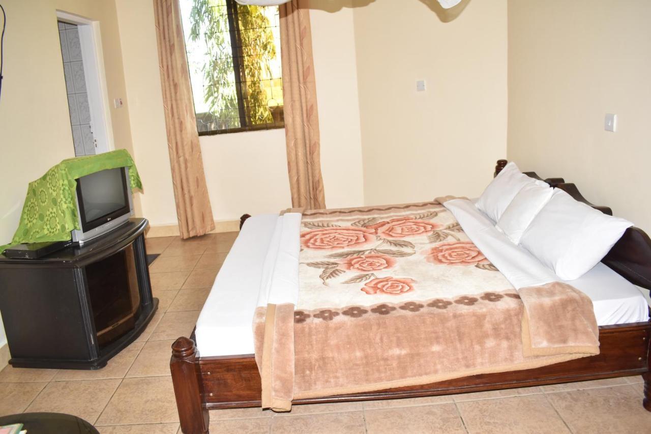 Rainbow Executive Lodge Boma la Ngombe Bagian luar foto