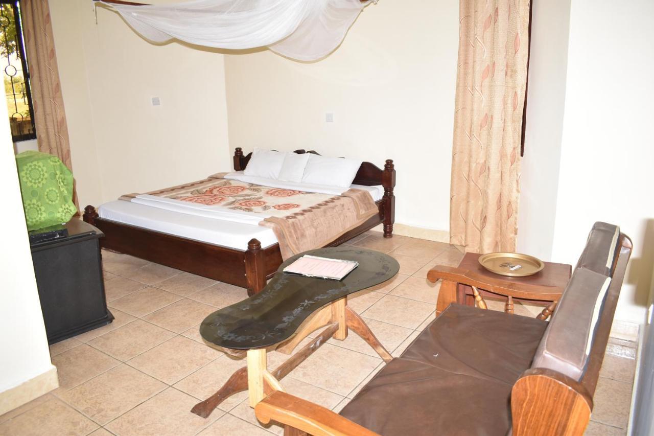 Rainbow Executive Lodge Boma la Ngombe Bagian luar foto