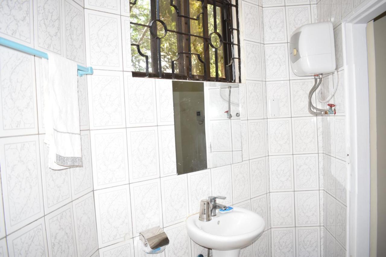 Rainbow Executive Lodge Boma la Ngombe Bagian luar foto