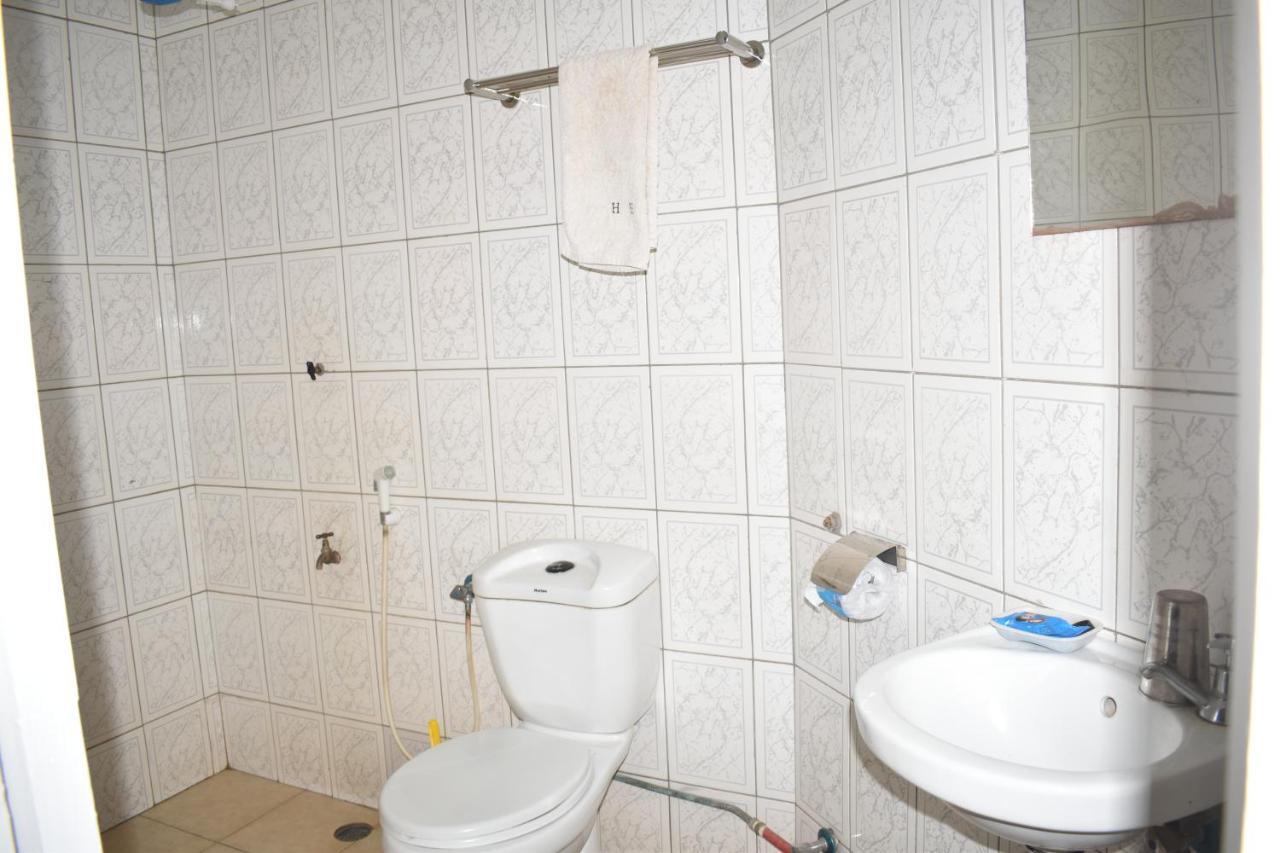 Rainbow Executive Lodge Boma la Ngombe Bagian luar foto