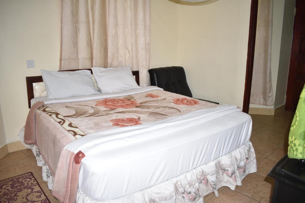 Rainbow Executive Lodge Boma la Ngombe Bagian luar foto