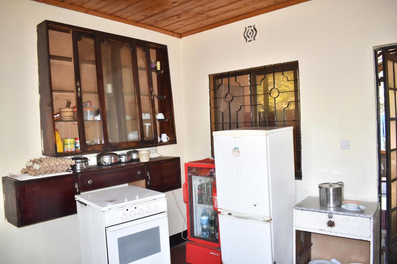 Rainbow Executive Lodge Boma la Ngombe Bagian luar foto