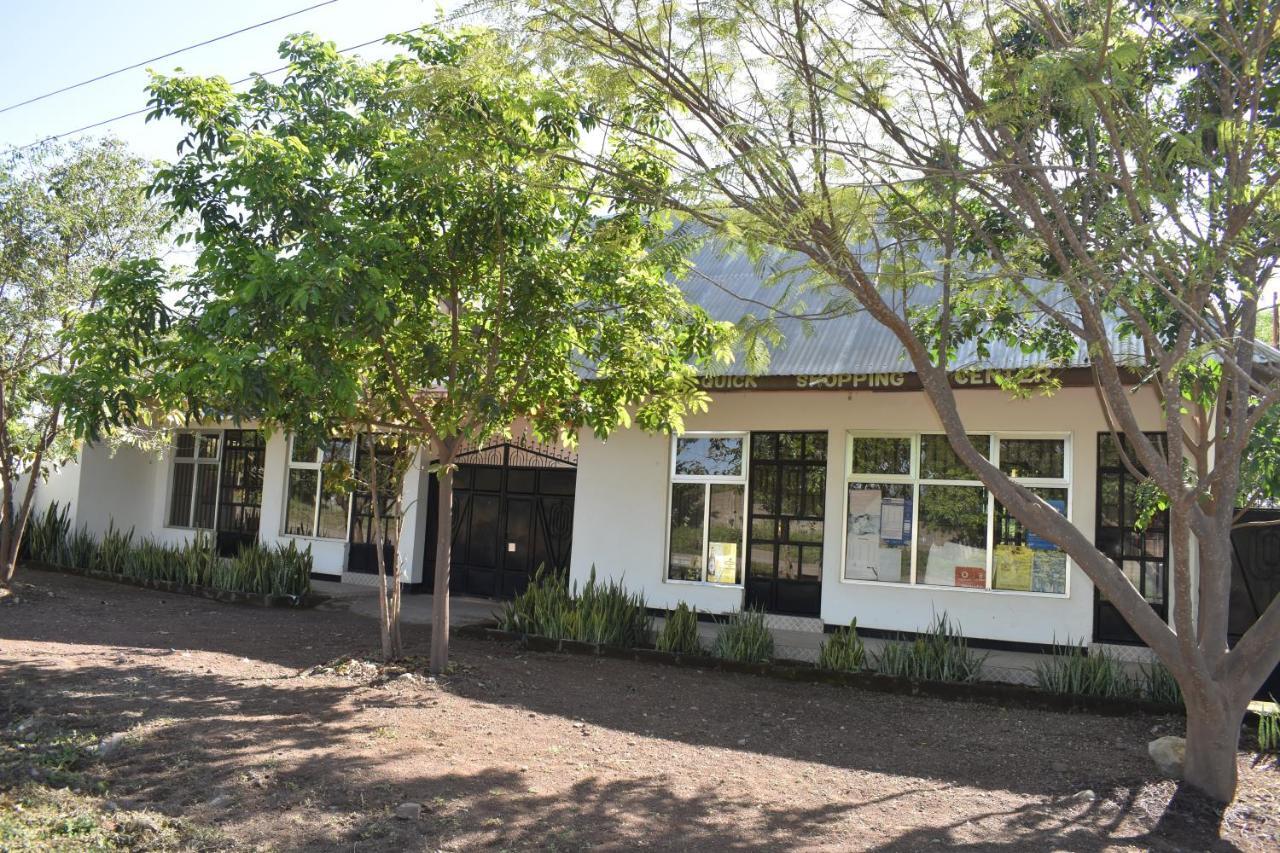 Rainbow Executive Lodge Boma la Ngombe Bagian luar foto
