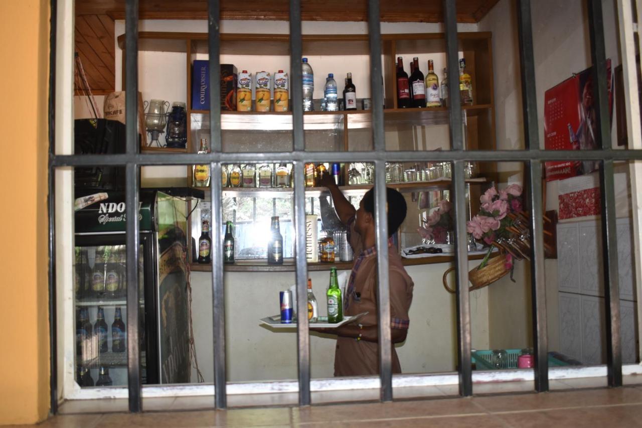 Rainbow Executive Lodge Boma la Ngombe Bagian luar foto