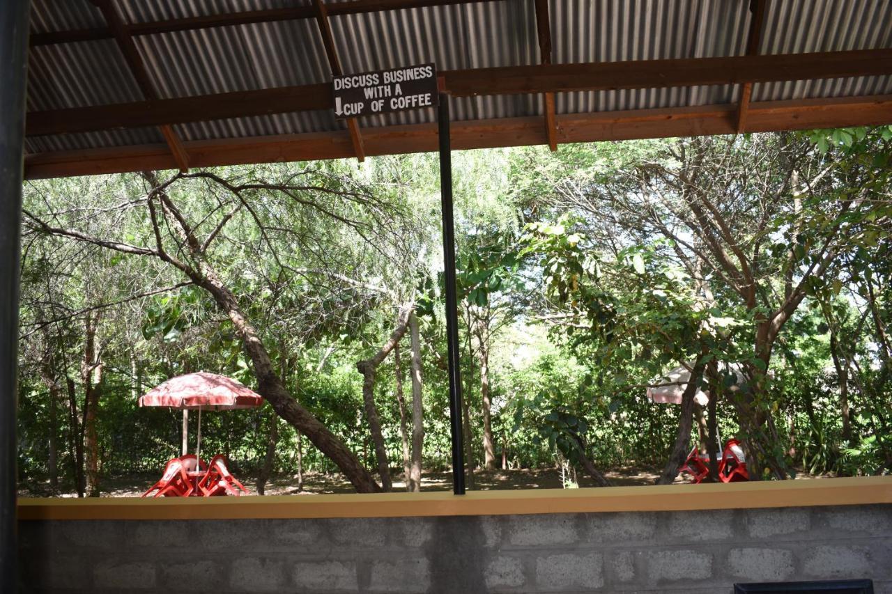 Rainbow Executive Lodge Boma la Ngombe Bagian luar foto